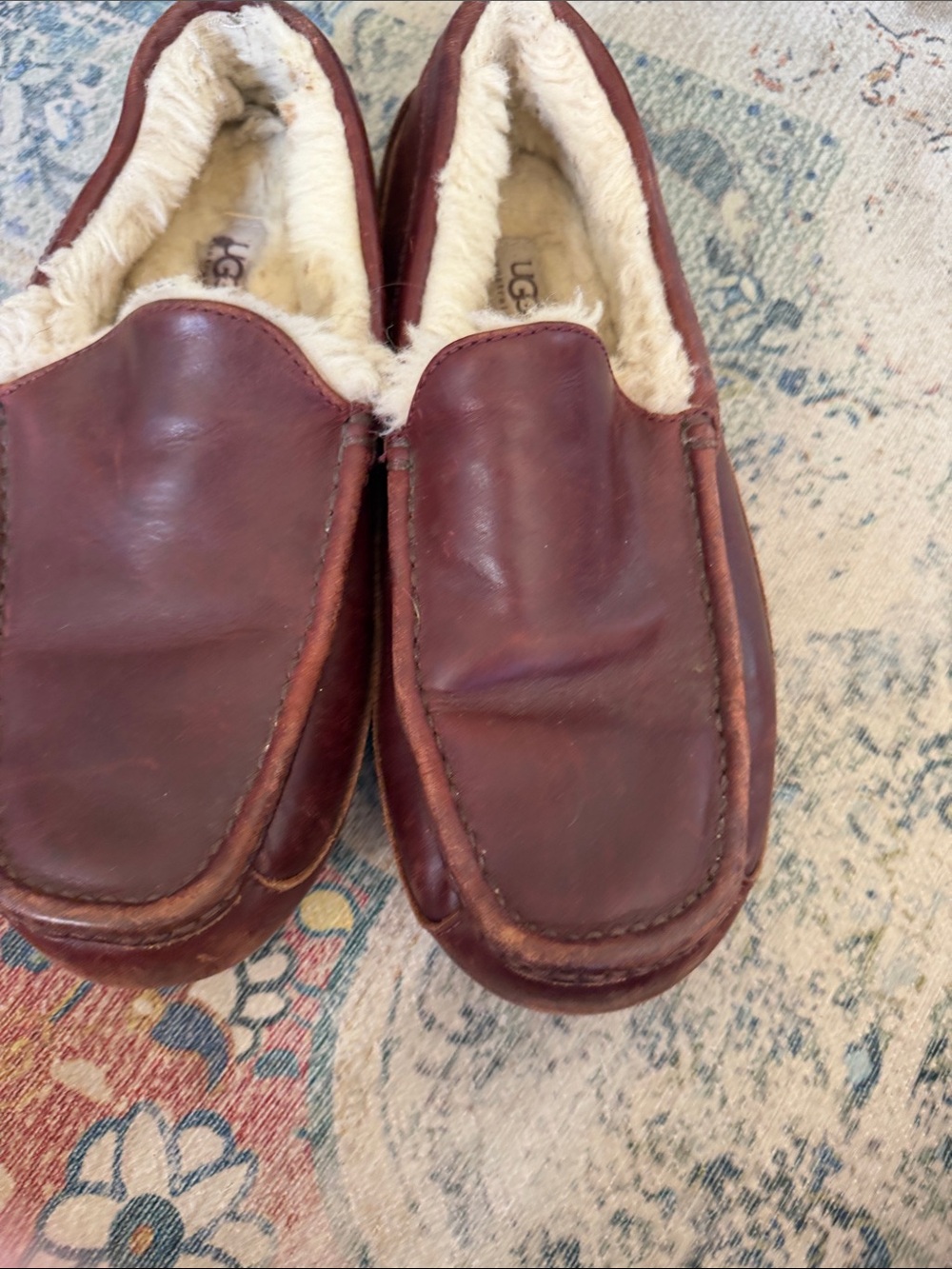 Men’s UGG Ascot Leather Slipper Loafers - Size 10